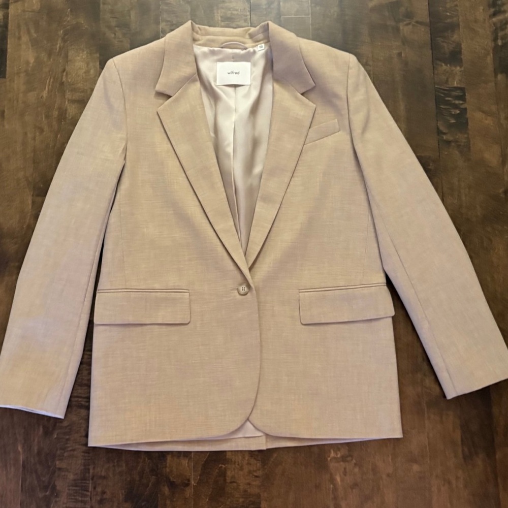 Aritzia Wilfred Blazer Size Small